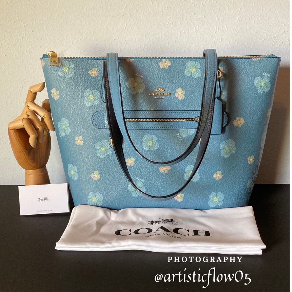 NEW! Coach Taylor Pansy Tote & Selena Gomez Charm! - Picture 7 of 16